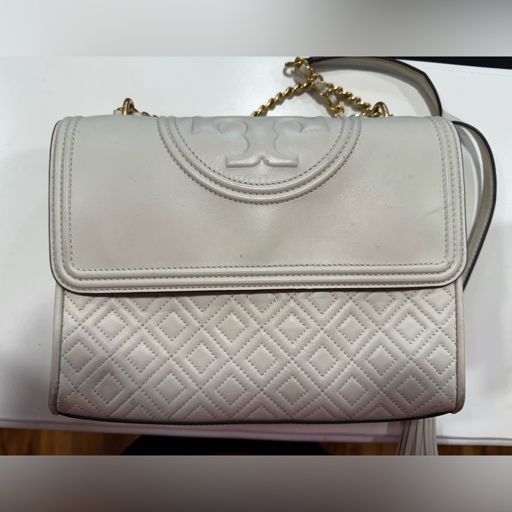 Tory Burch White Quilted Shoulder Bag with Gold Chain